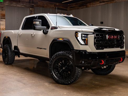 Used 2026 GMC Sierra 2500 AT4X AWD/4WD image 1