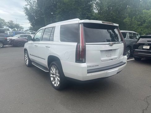 Used 2018 Cadillac Escalade Luxury AWD/4WD image 5