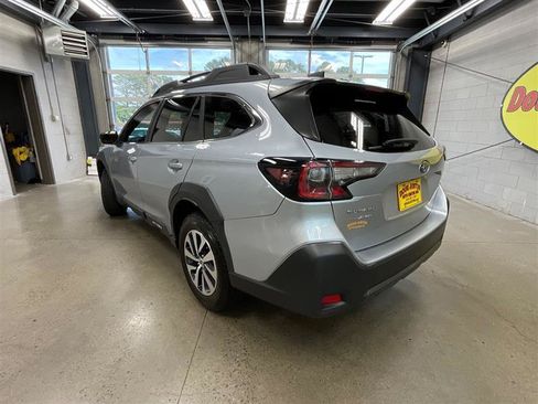 Used 2024 Subaru Outback AWD/4WD image 3