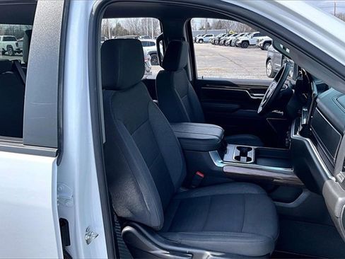 Used 2025 Chevrolet Silverado 2500 LT w/ Convenience Package image 30