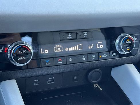 Used 2024 Mitsubishi Outlander 4WD Plug-In Hybrid image 21