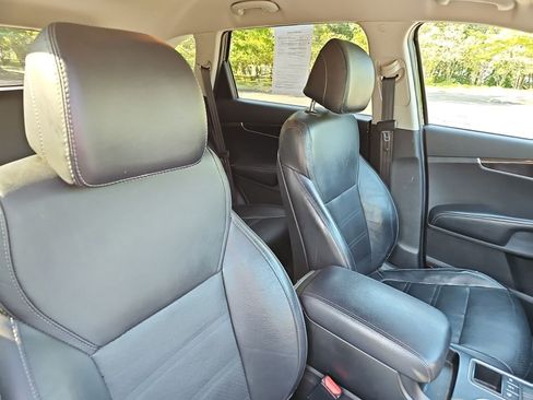 Used 2017 Kia Sorento AWD w/ LX Convenience Package image 11