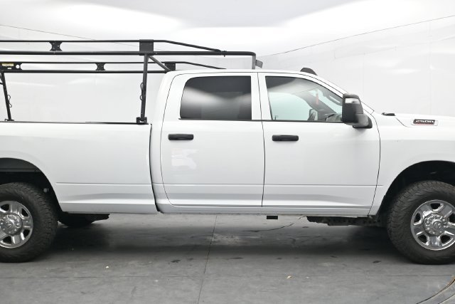 Used 2024 RAM 2500 Tradesman w/ Chrome Appearance Group AWD/4WD image 9