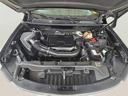 Used 2023 GMC Acadia SLE image 45