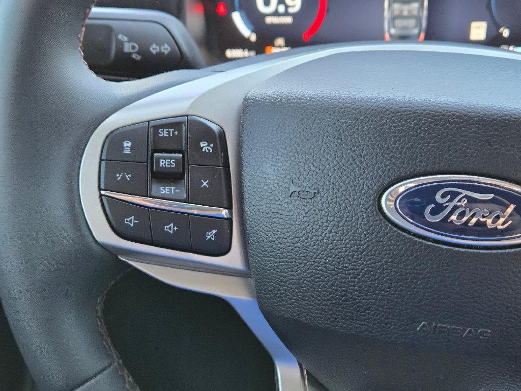 Used 2026 Ford Explorer Active RWD image 23