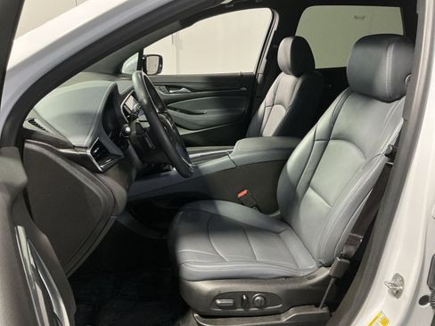 Used 2024 Buick Enclave Essence image 21