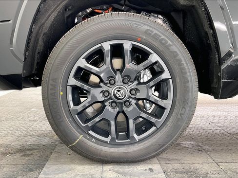 New 2025 Toyota Tundra Platinum AWD/4WD image 14