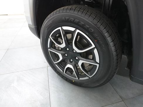 Used 2024 Jeep Compass Trailhawk image 29