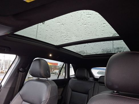 Used 2021 Volkswagen Atlas Cross Sport SE w/ Panoramic Sunroof Package image 15