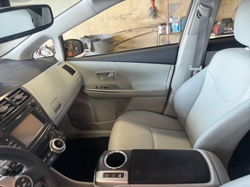 Used 2013 Toyota Prius V Five FWD image 32