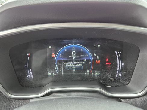 Used 2025 Toyota Corolla Cross XLE AWD/4WD image 21