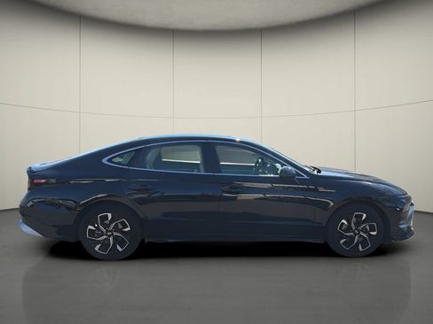 Used 2025 Hyundai Sonata SEL FWD image 8