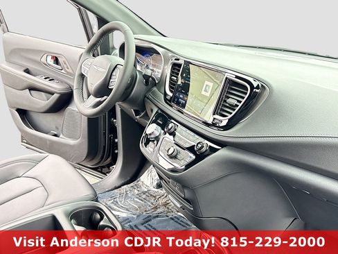 New 2026 Chrysler Pacifica Select FWD image 5