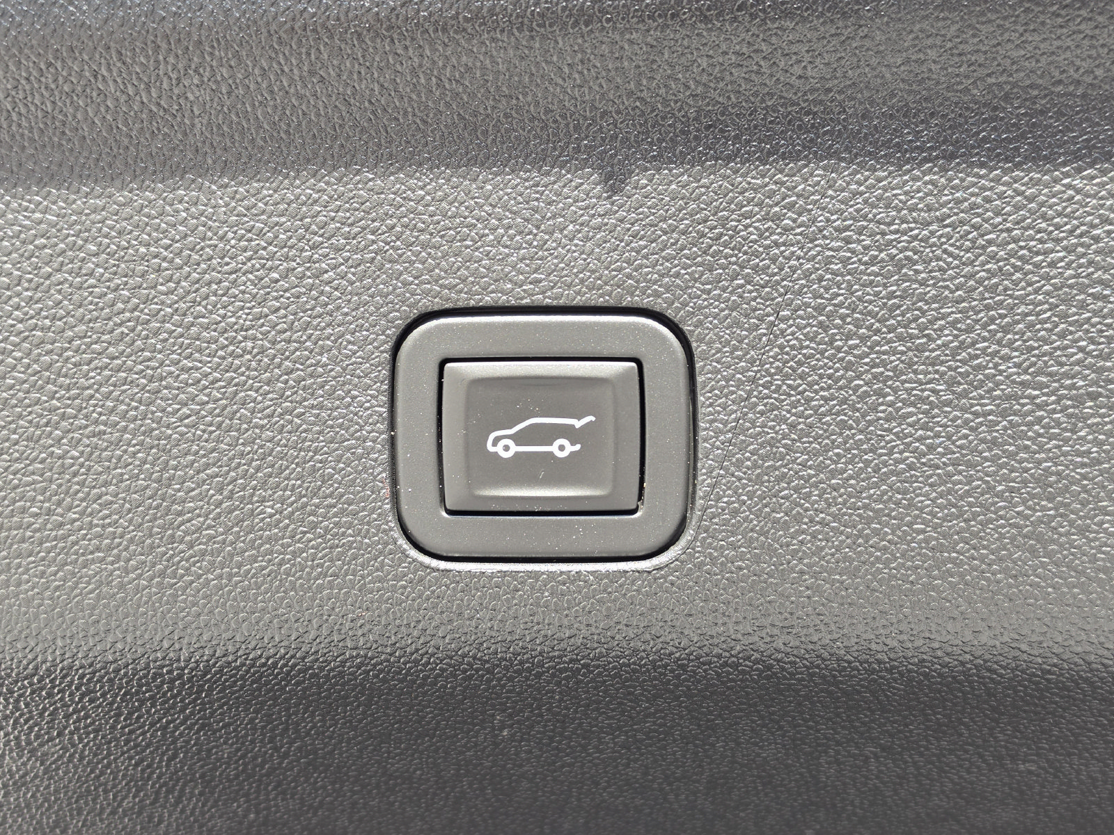 Used 2025 GMC Yukon AT4 w/ AT4 Premium Package AWD/4WD image 14