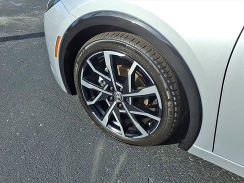 New 2026 Toyota Prius Plug-In Hybrid image 4