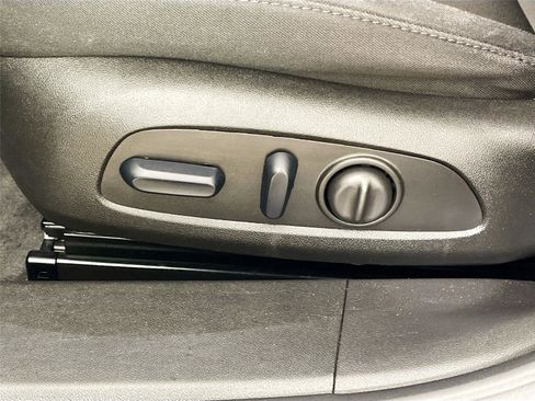 Used 2024 Chevrolet Malibu LT image 21