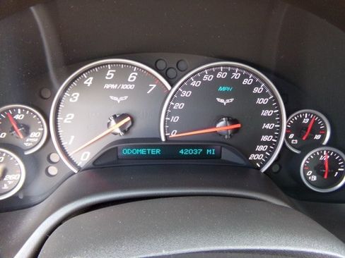 Used 2007 Chevrolet Corvette Coupe w/ Preferred Equipment Group RWD image 24