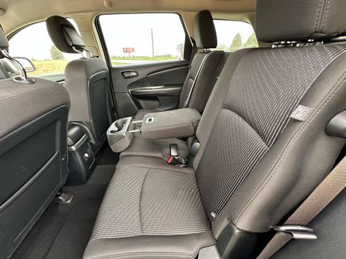 Used 2017 Dodge Journey SXT w/ Premium Group image 31