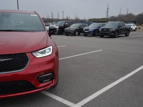 New 2026 Chrysler Pacifica Select image 39