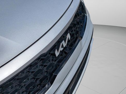 Certified 2022 Kia Sorento SX image 12