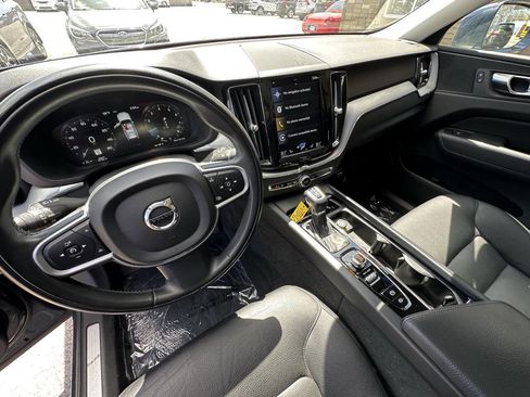 Used 2020 Volvo XC60 T5 Momentum AWD/4WD image 4