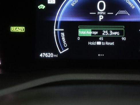 Used 2025 Toyota Camry LE image 39