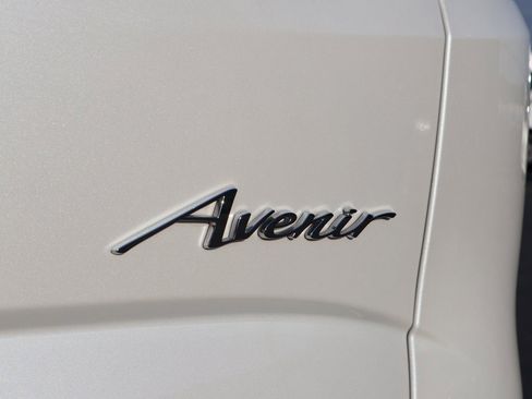 Used 2023 Buick Enclave Avenir w/ Avenir Technology Package image 9