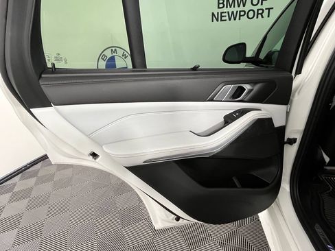Certified 2024 BMW X5 xDrive40i w/ M Sport Package AWD/4WD image 26