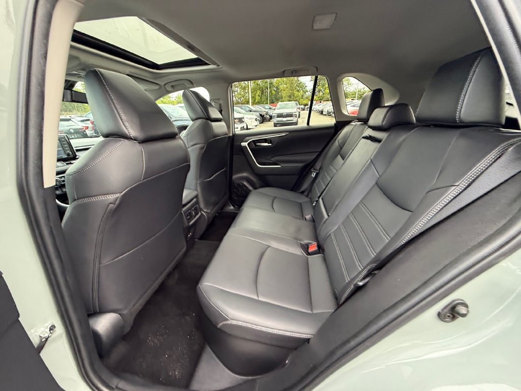 Used 2022 Toyota RAV4 XLE Premium AWD/4WD image 23