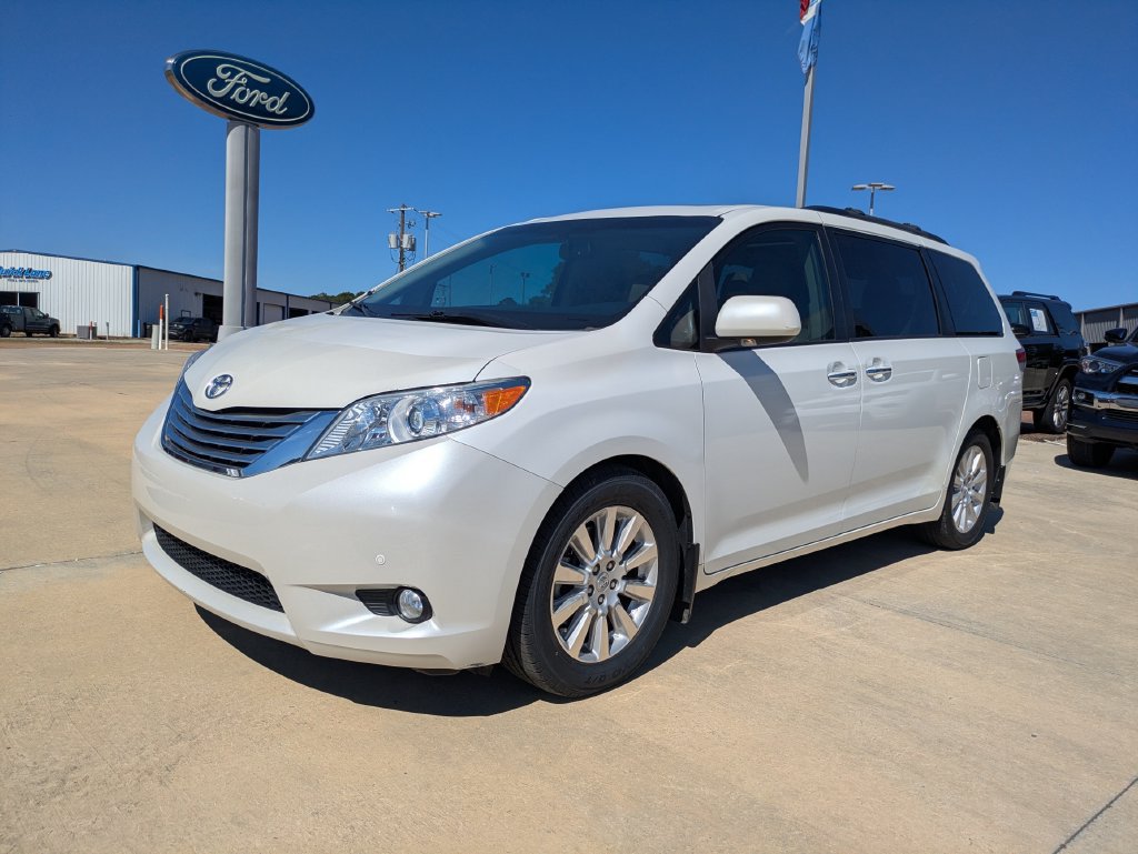 Used 2012 Toyota Sienna Limited w/ Premium Pkg FWD image 1