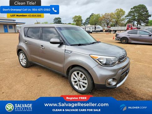 Used 2018 Kia Soul + image 5