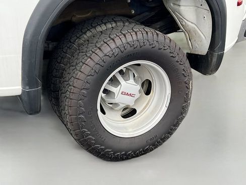 Used 2024 GMC Sierra 3500 Pro AWD/4WD image 11