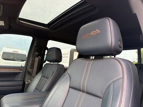 Used 2023 Chevrolet Silverado 1500 High Country w/ High Country Premium Package AWD/4WD image 12