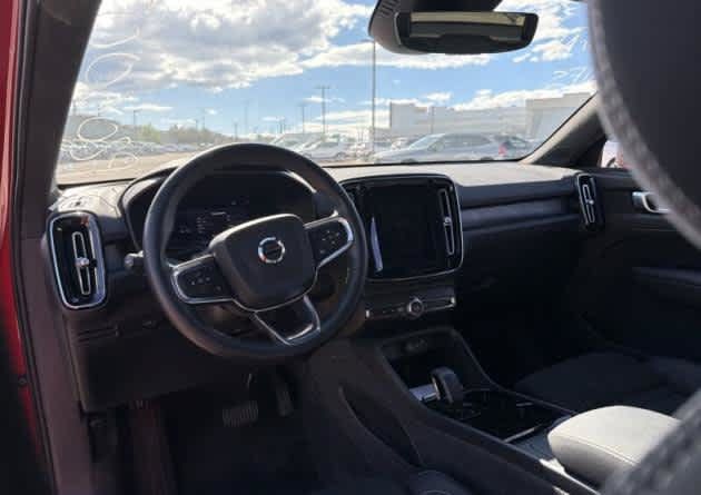 Used 2023 Volvo C40 P8 Recharge Plus w/ Climate Package AWD/4WD image 3