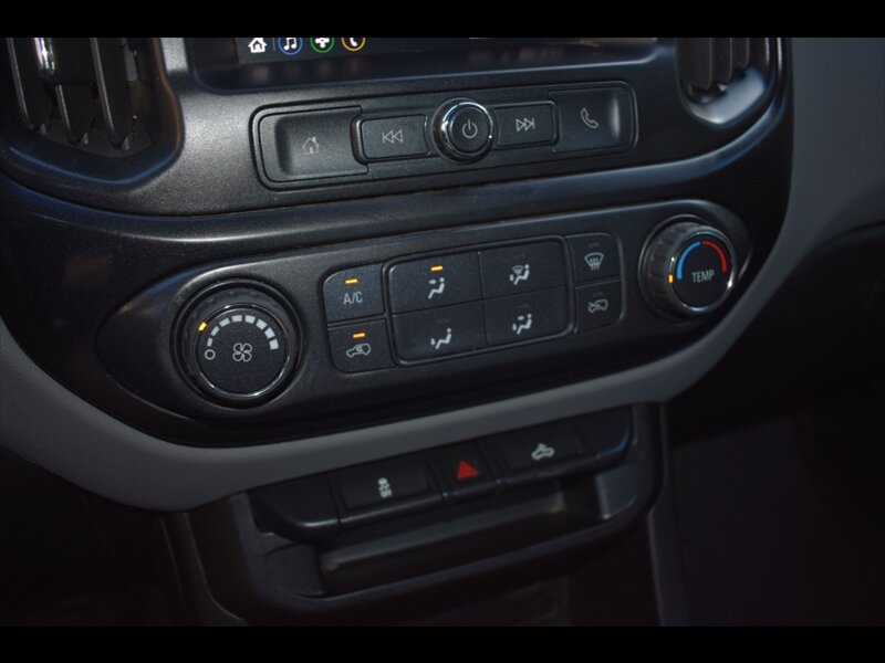 Used 2020 Chevrolet Colorado W/T w/ WT Convenience Package RWD image 12