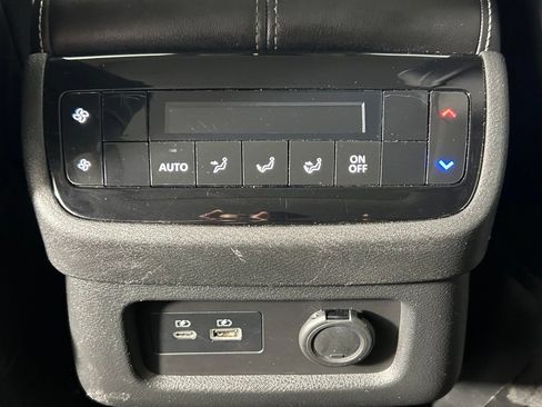 Used 2023 INFINITI QX60 Luxe w/ Performance Audio Package AWD/4WD image 19