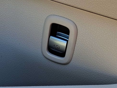 Certified 2023 Mercedes-Benz C 300 4MATIC Sedan image 22