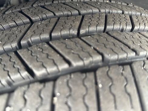 Used 2022 Chevrolet Suburban RST w/ Sport Performance Package image 22