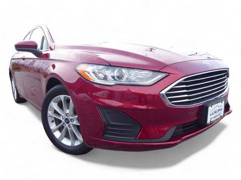 Used 2019 Ford Fusion SE image 1