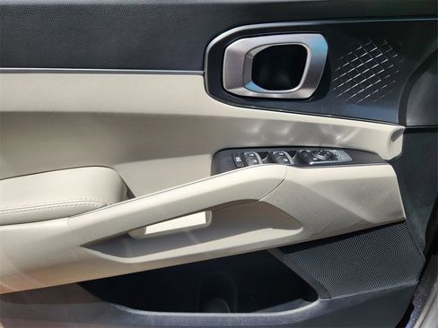 New 2025 Kia Sorento S image 14