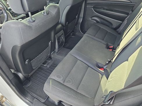 Used 2019 Jeep Grand Cherokee Laredo image 25