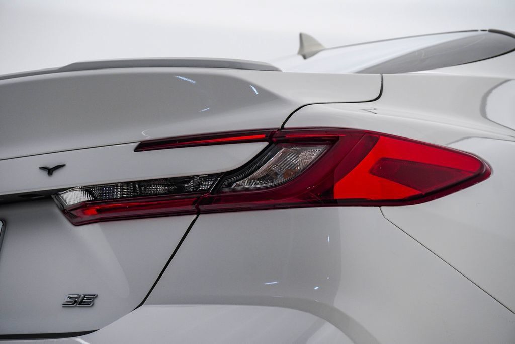 Used 2025 Toyota Camry SE FWD image 13