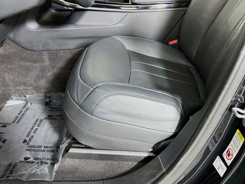 Used 2023 Land Rover Range Rover Sport SE Dynamic image 20