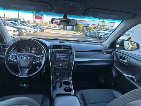 Used 2016 Toyota Camry SE image 21