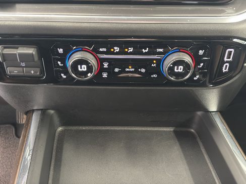 Used 2024 Chevrolet Silverado 2500 High Country w/ High Country Premium Package AWD/4WD image 24