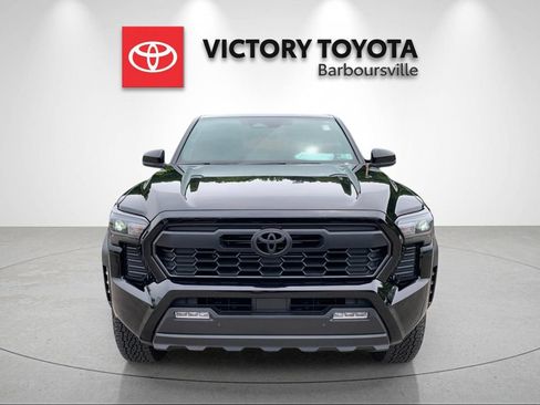 Used 2024 Toyota Tacoma TRD Off-Road AWD/4WD image 8