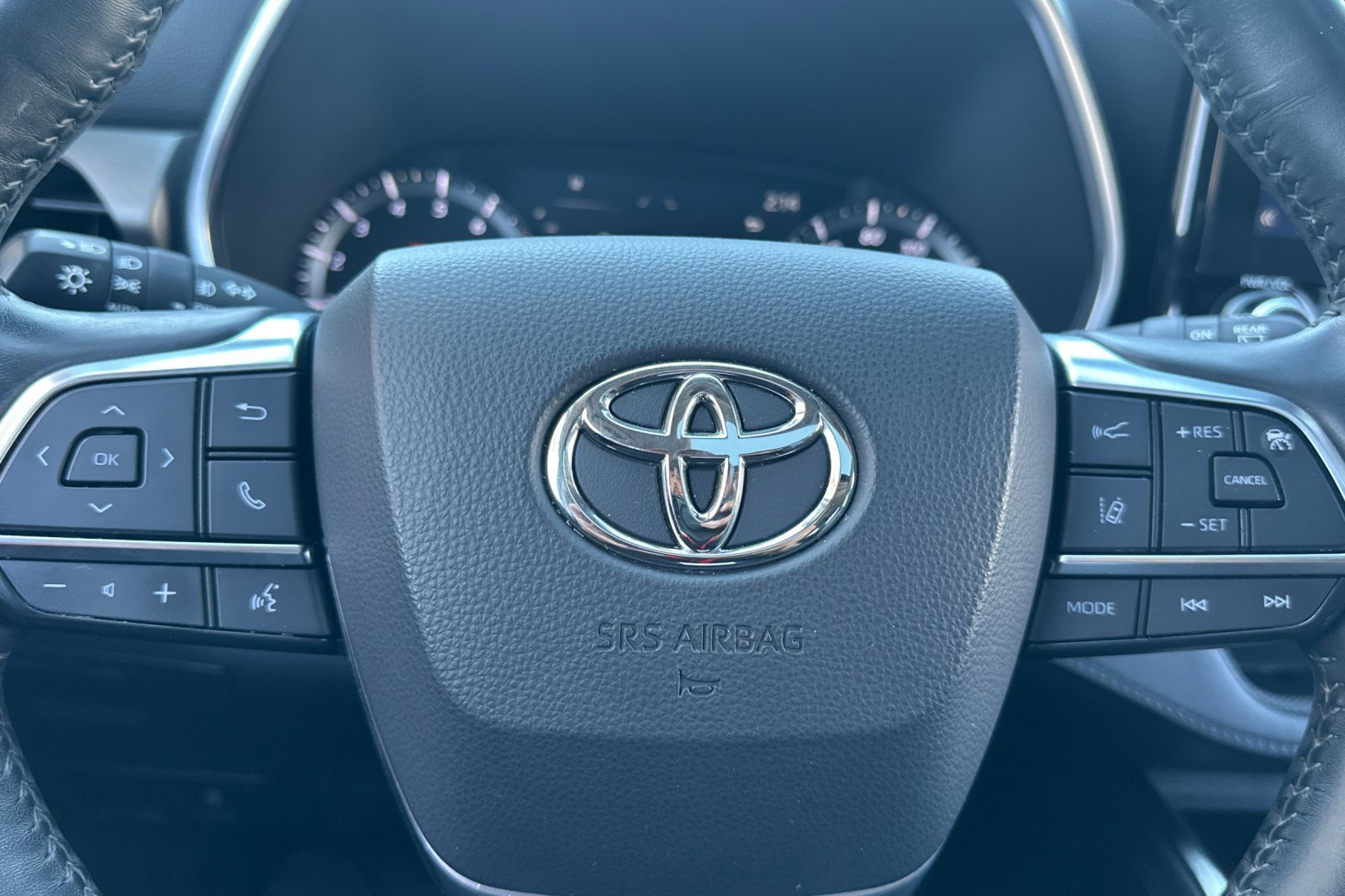 Certified 2021 Toyota Highlander Limited AWD/4WD image 25
