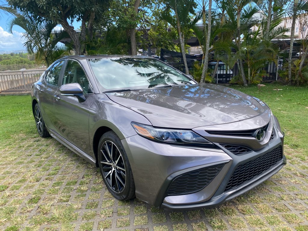 Used 2024 Toyota Camry SE FWD image 1