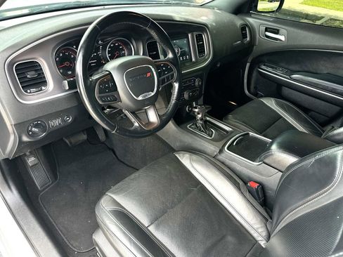 Used 2022 Dodge Charger SXT w/ Leather Interior Group RWD image 18