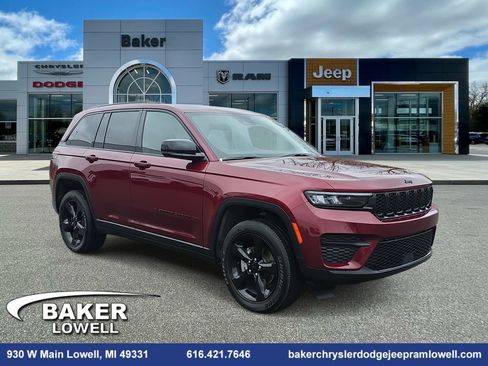 Used 2023 Jeep Grand Cherokee Altitude image 1